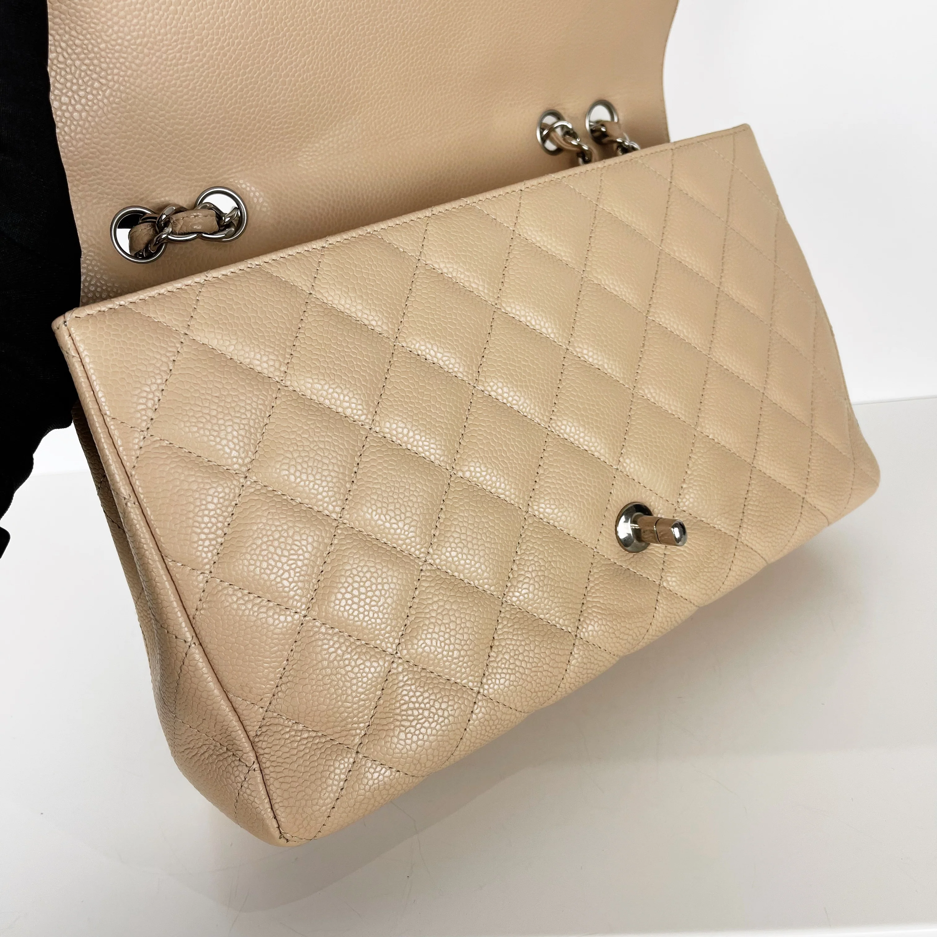 Single Flap Jumbo in Beige Caviar with SHW - Image 28