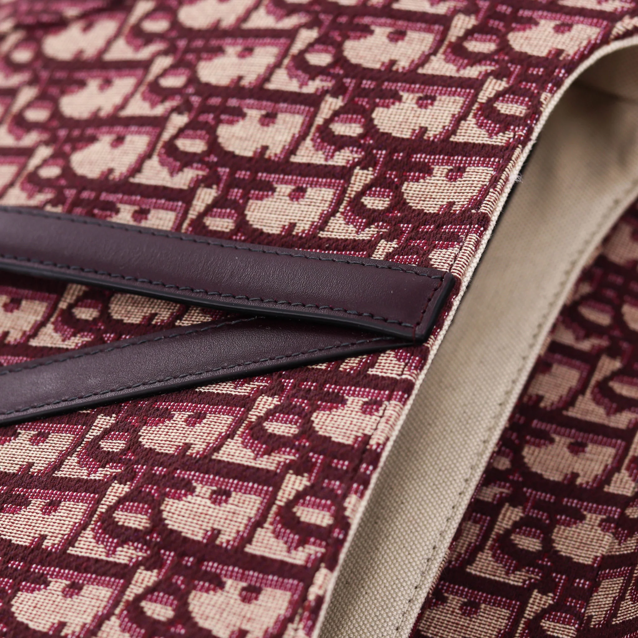 Oblique saddle bag burgundy - Image 11