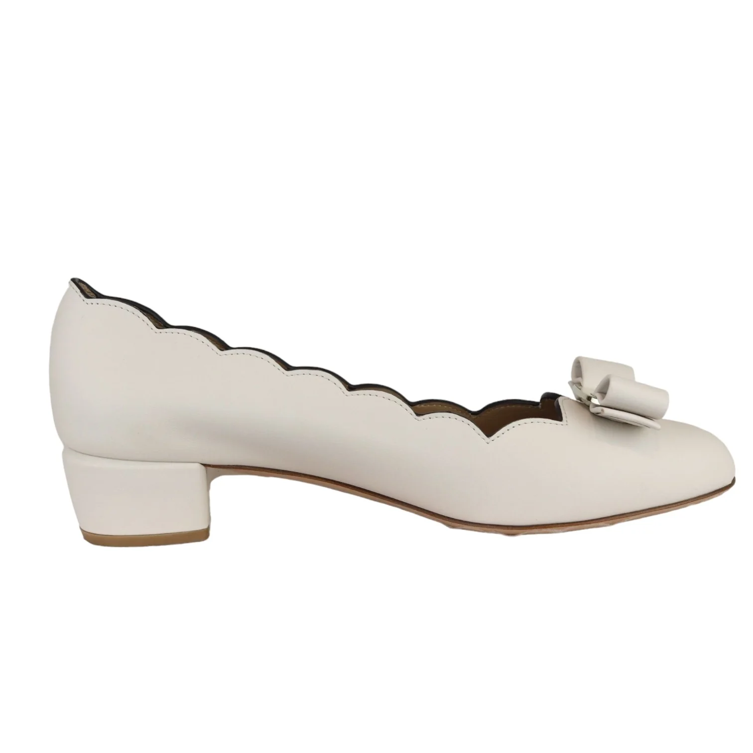 Vara Bow Shell Pumps Calfskin White Size 7 GHW - Image 4