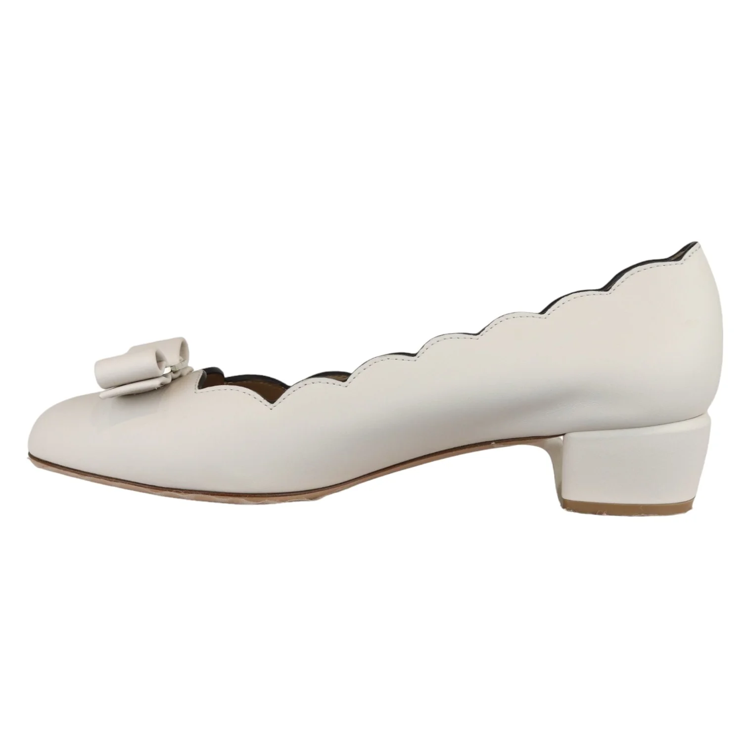 Vara Bow Shell Pumps Calfskin White Size 7 GHW - Image 5