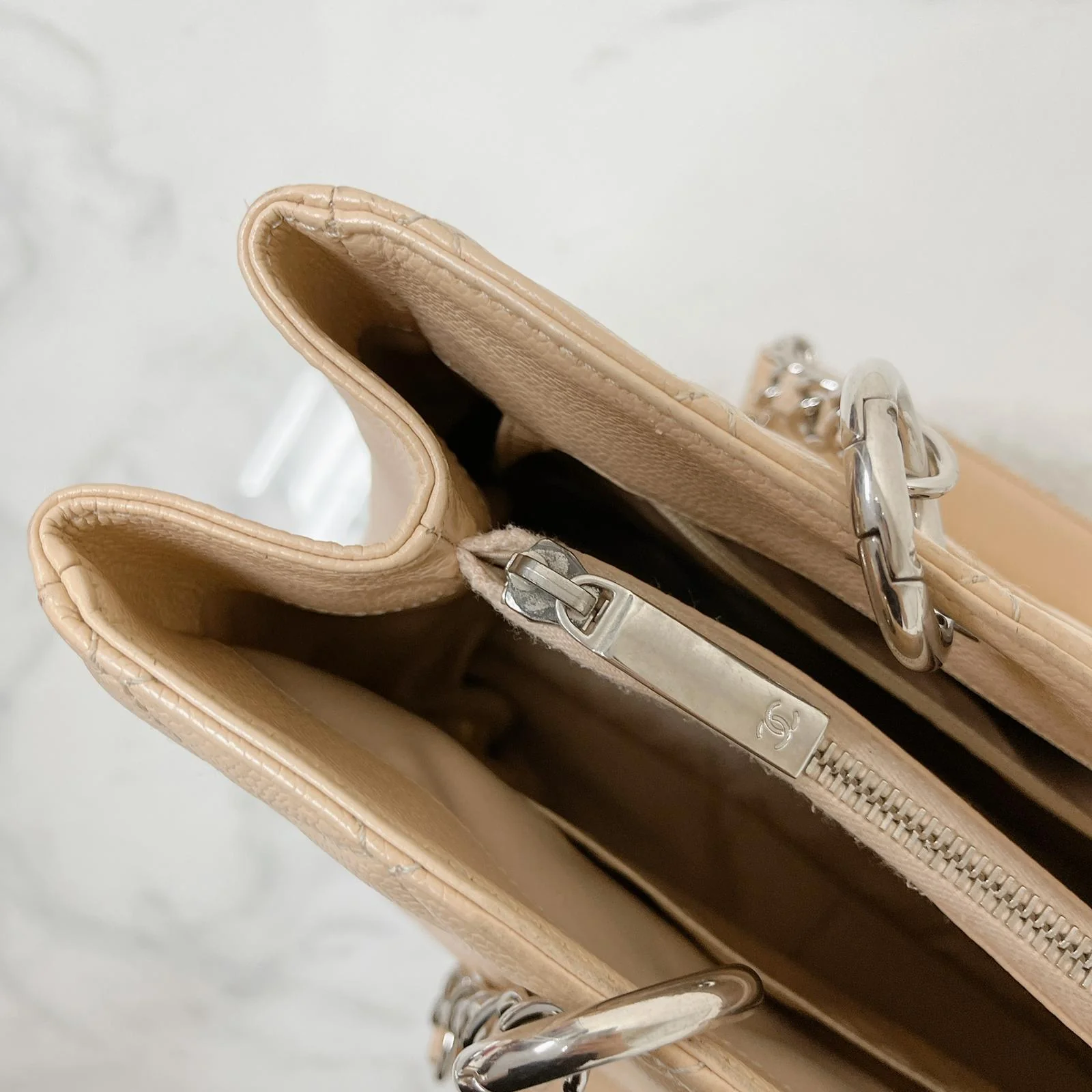 Grand Shopping Tote GST Beige SHW - Image 22