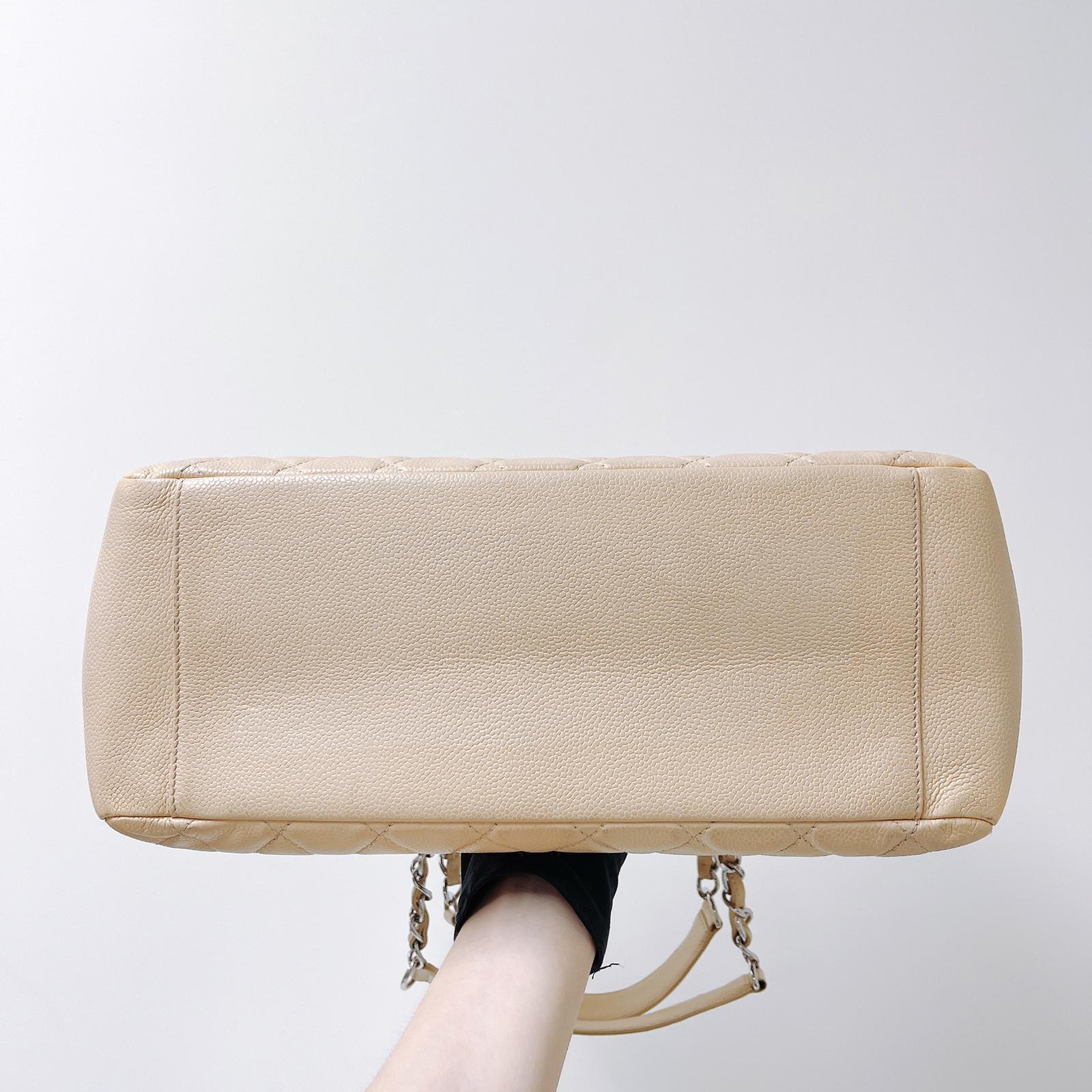 Grand Shopping Tote GST Beige SHW - Image 9