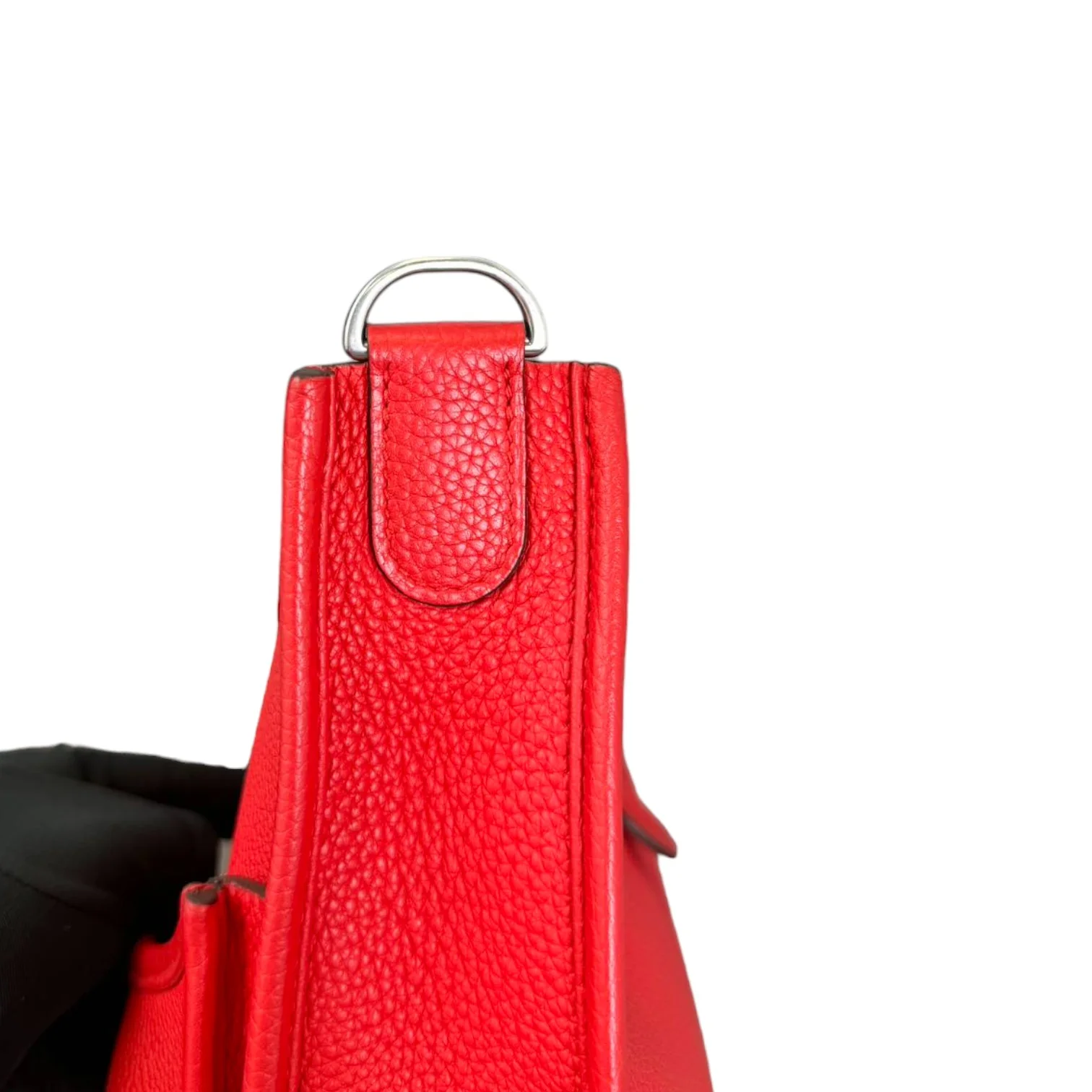 Evelyne III PM Taurillon Clemence Calfskin Red PHW - Image 8