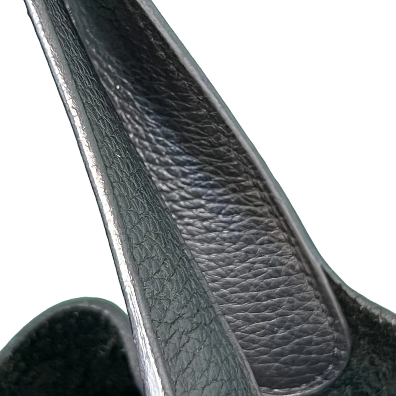 Picotin Lock 22 MM Taurillon Clemence Black PHW - Image 15