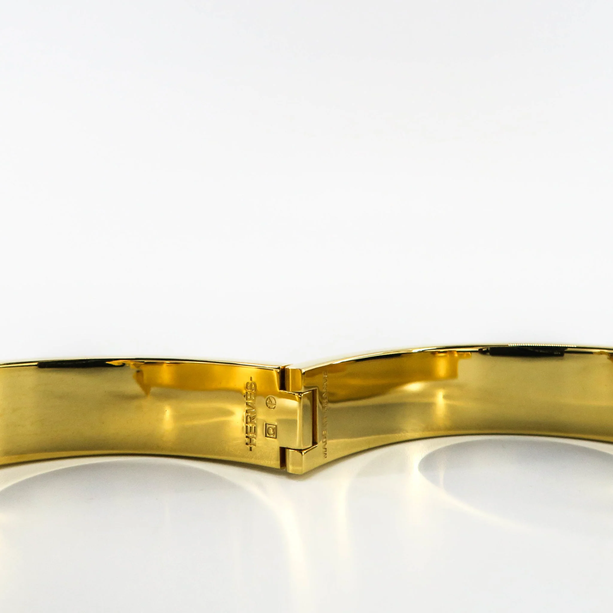 Red Clic H Bracelet in Gold Plated Enamel Bracelet Size PM - Image 3