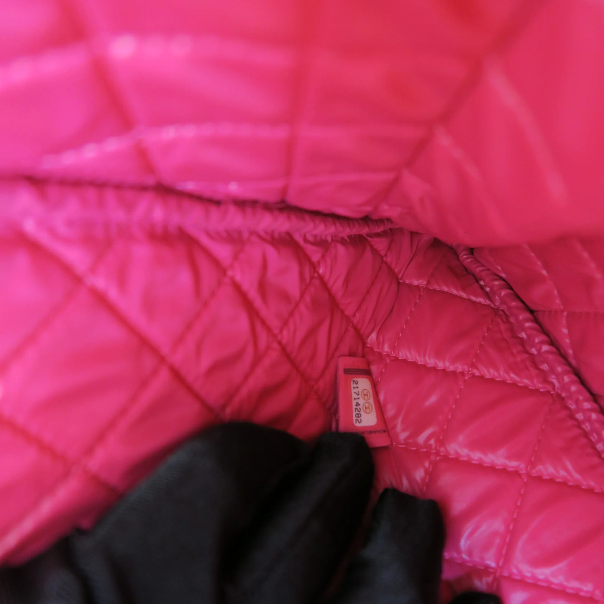 Lambskin O Case Quilted Pink Large Zip Pouch - Image 16