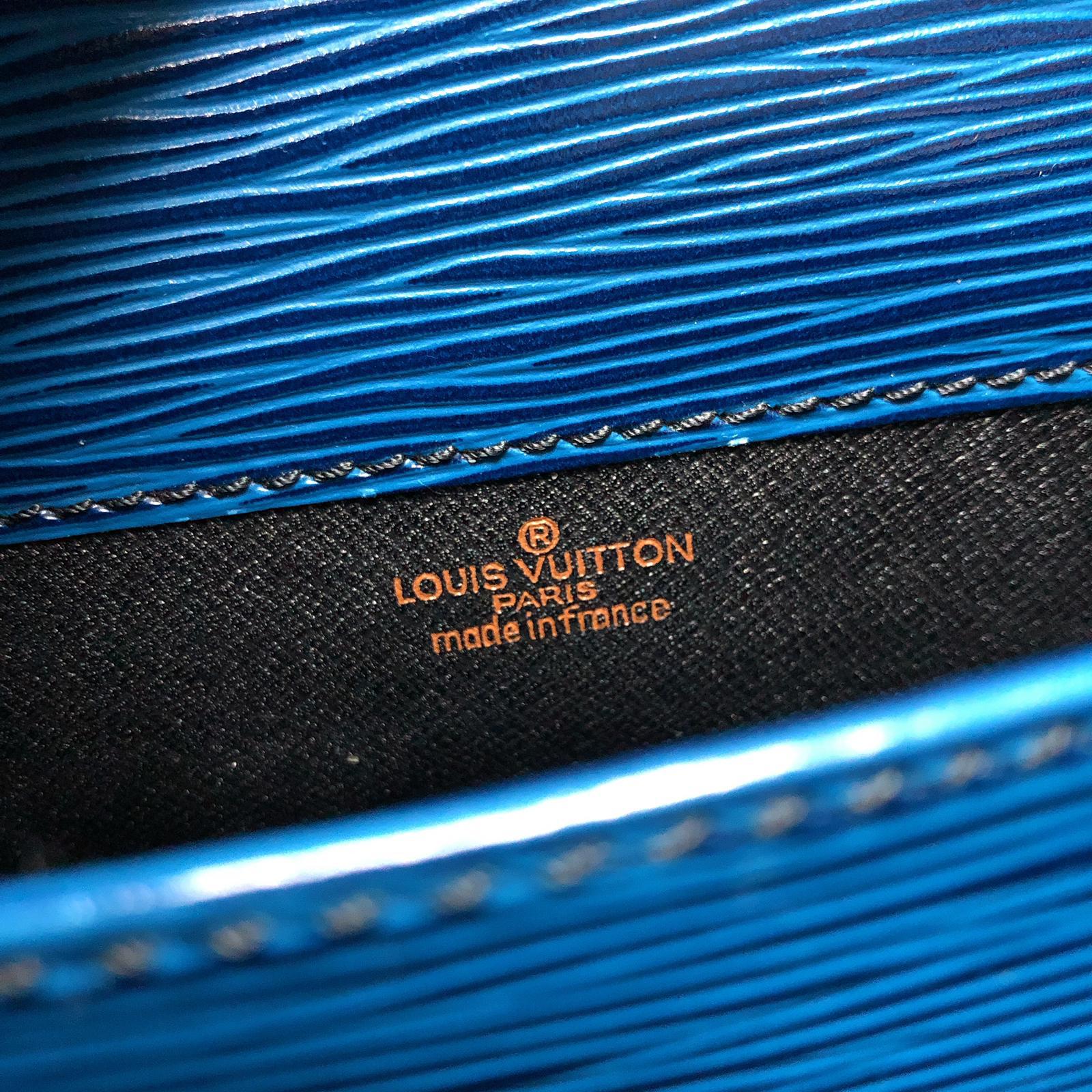 Toledo Blue Epi Cartouchière MM Crossbody - Image 15