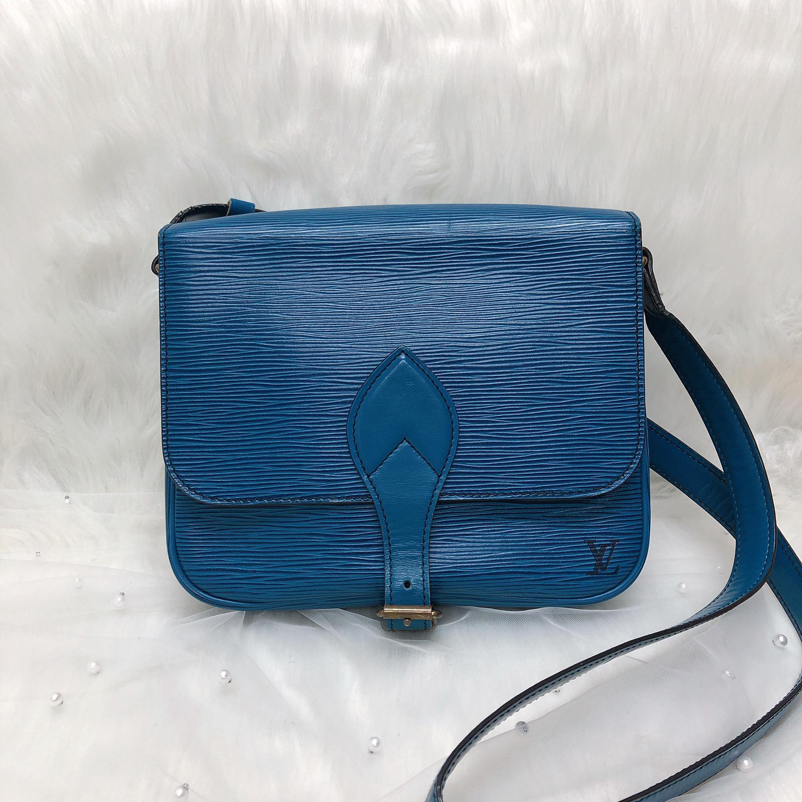 Toledo Blue Epi Cartouchière MM Crossbody - Image 4