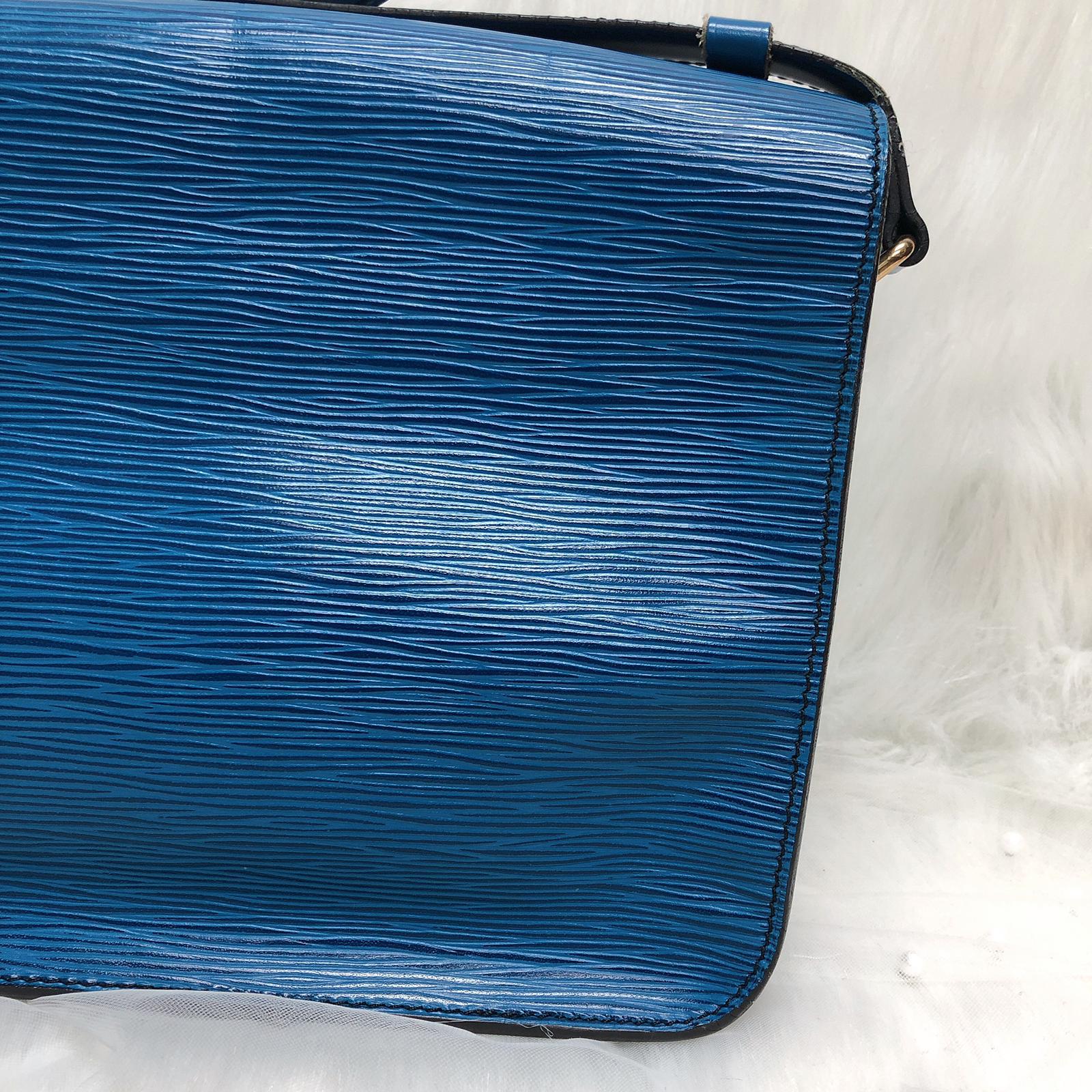 Toledo Blue Epi Cartouchière MM Crossbody - Image 8