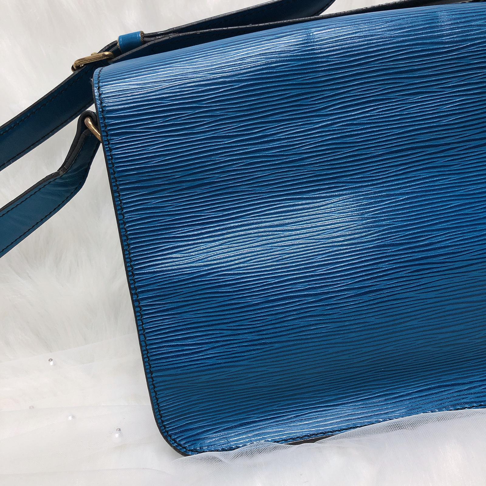 Toledo Blue Epi Cartouchière MM Crossbody - Image 9