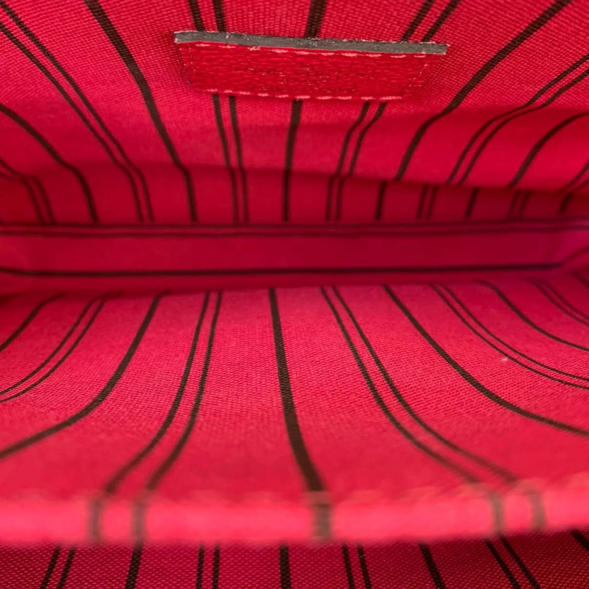 Pochette Metis Empreinte Red GHW - Image 9