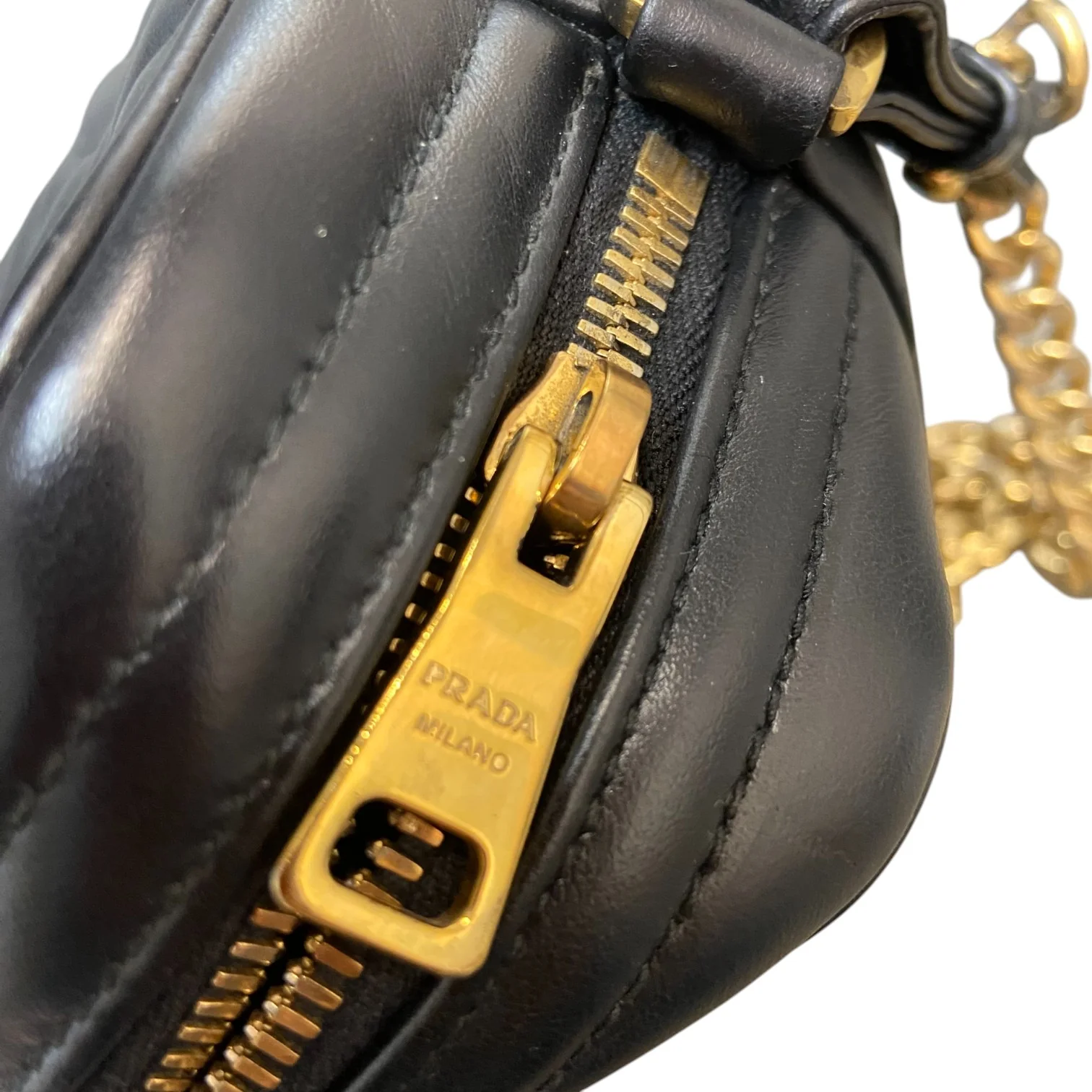 Diagramme Soft Calfskin Crossbody Black GHW - Image 7