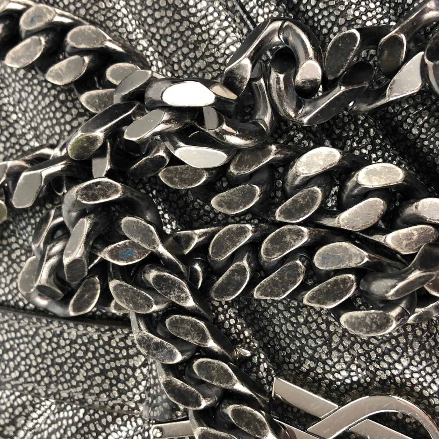 College Bag Medium Metallic Grain De Poudre Gunmetal RHW - Image 23