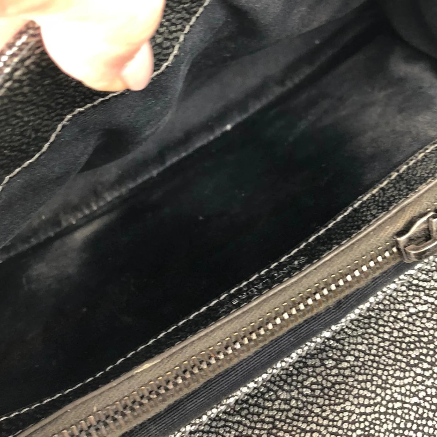 College Bag Medium Metallic Grain De Poudre Gunmetal RHW - Image 31