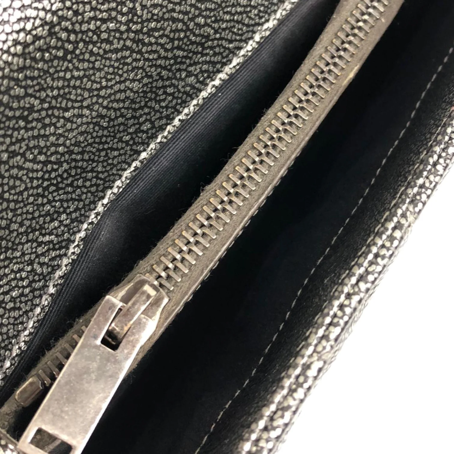 College Bag Medium Metallic Grain De Poudre Gunmetal RHW - Image 32