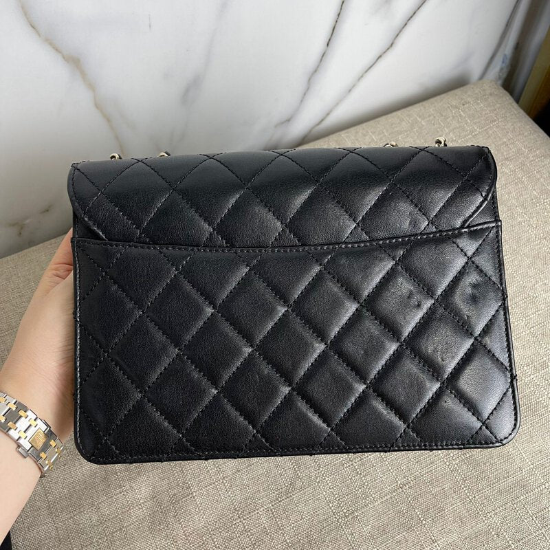Seasonal Beauty Lock Quilted Lambskin Black LGHW - Image 4