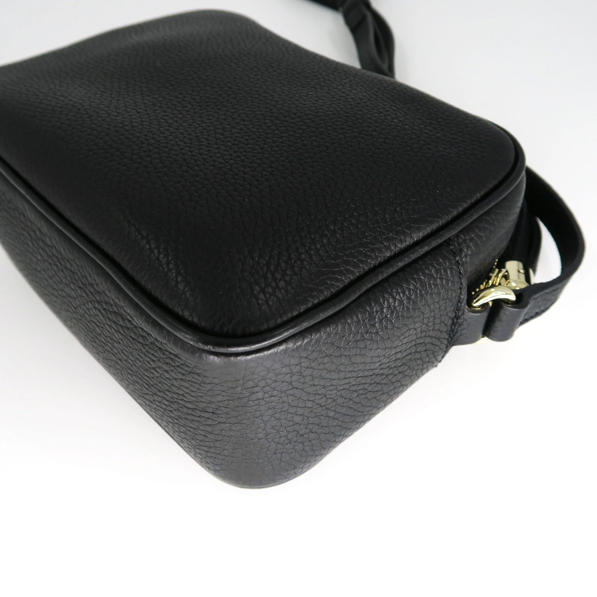 Soho small leather disco bag in black - Image 9