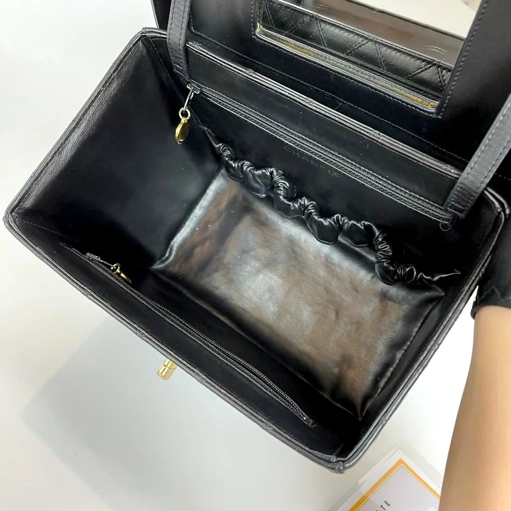 Vintage Quilted Leather Vanity Cosmetic Case Black - Image 23