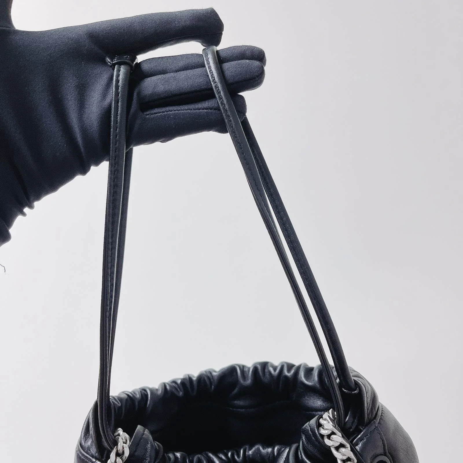 Teddy Bucket Bag Black - Image 25