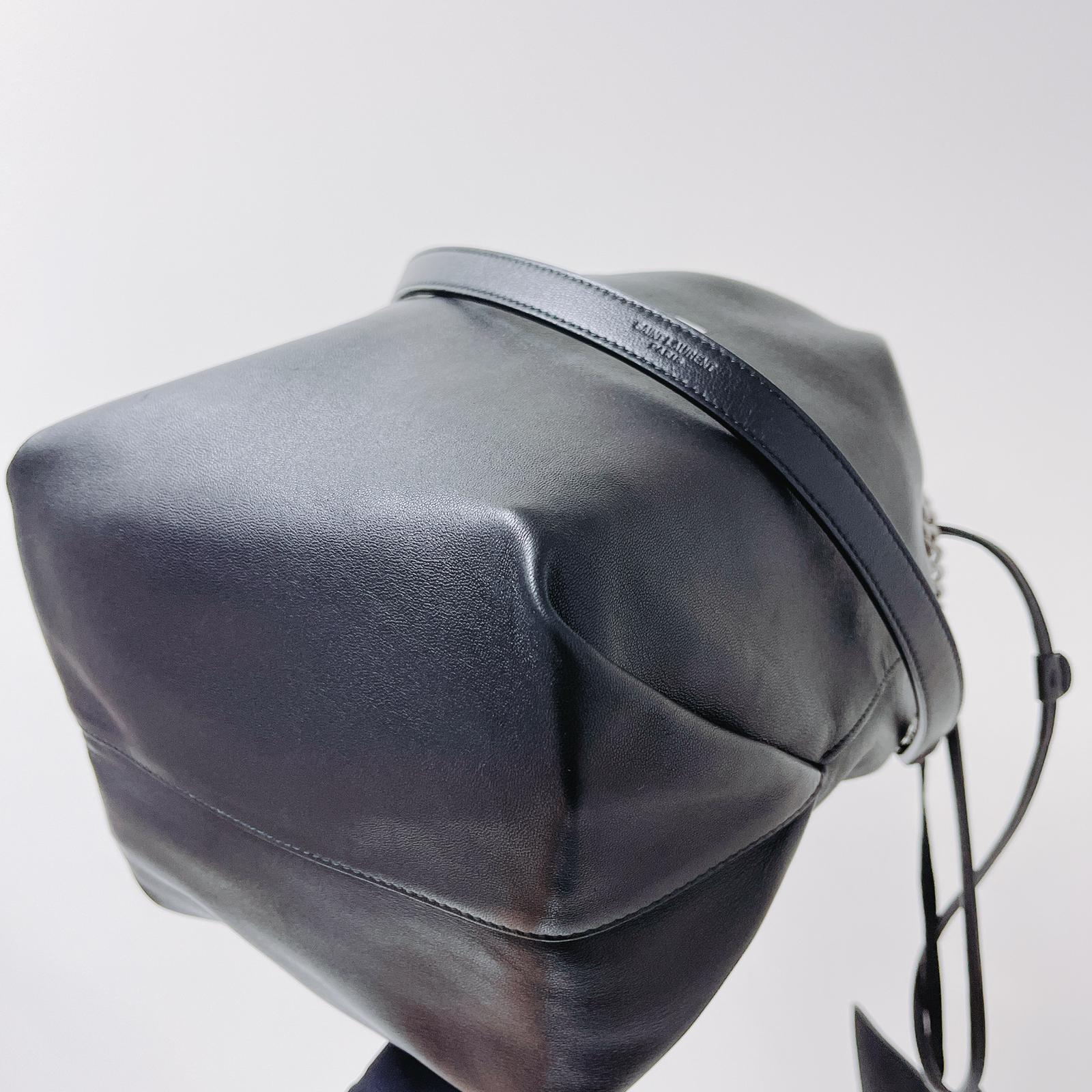 Teddy Bucket Bag Black - Image 8