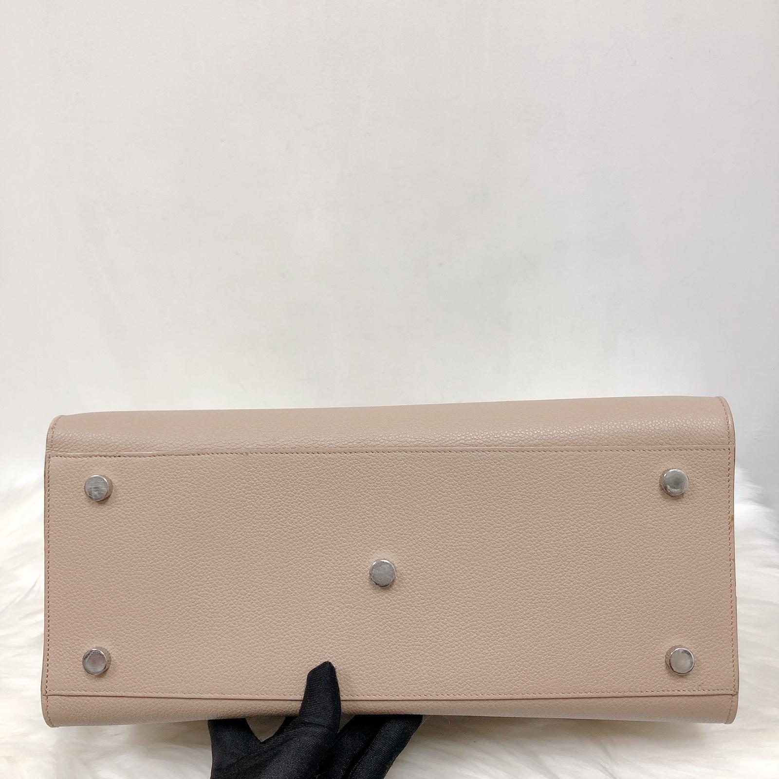 Classic Small Sac De Jour in Beige Grained Leather - Image 11