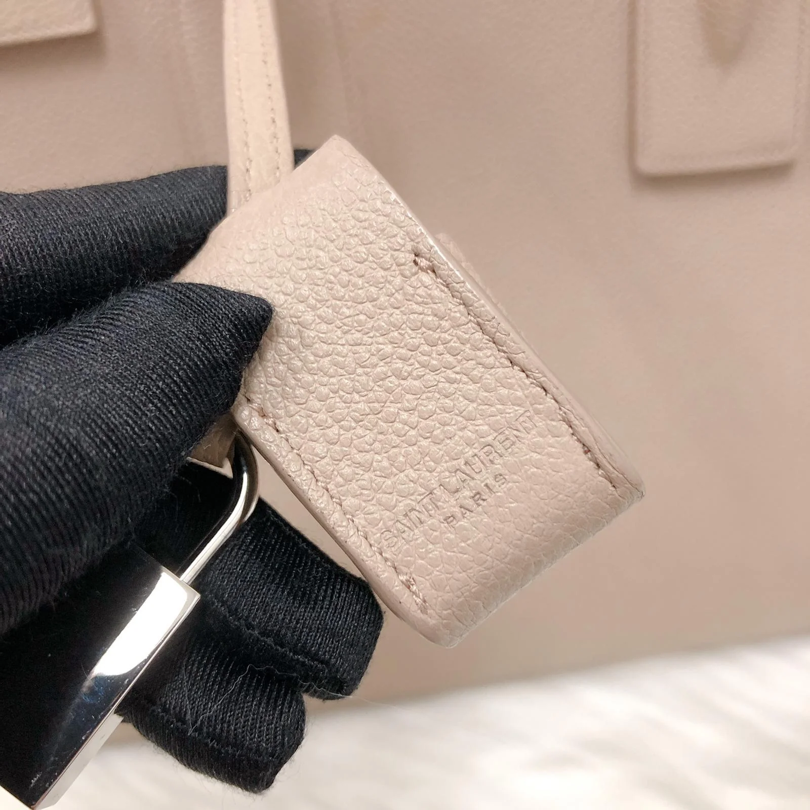 Classic Small Sac De Jour in Beige Grained Leather - Image 24