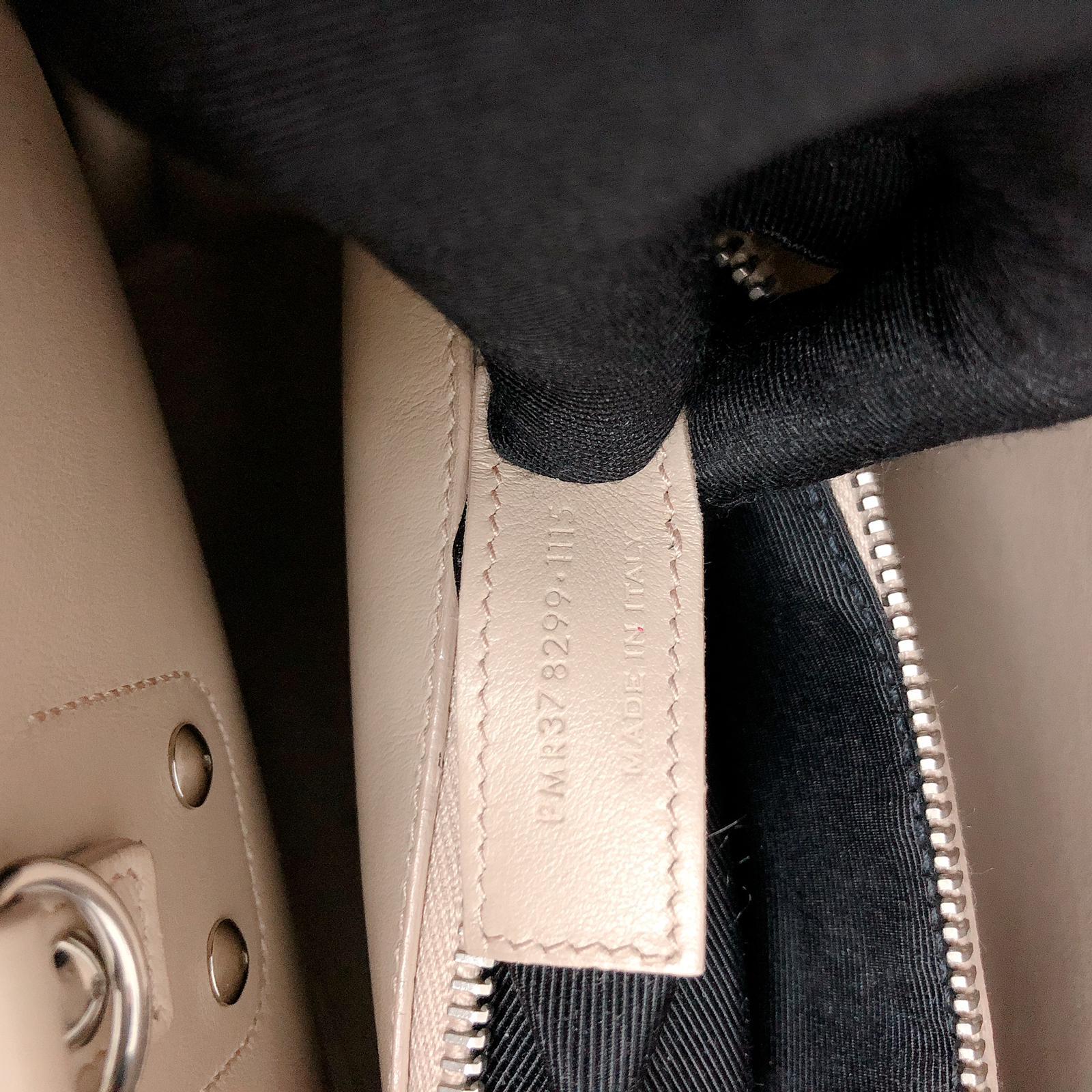 Classic Small Sac De Jour in Beige Grained Leather - Image 3