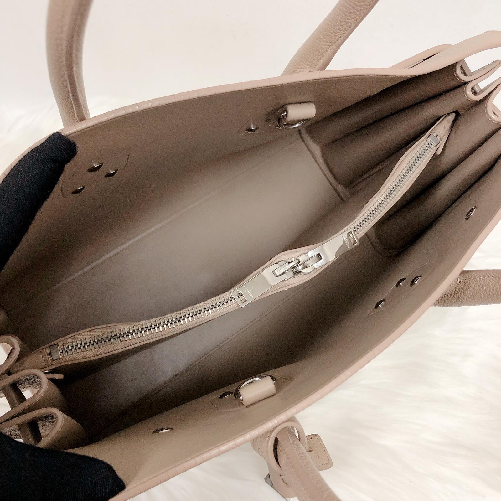 Classic Small Sac De Jour in Beige Grained Leather - Image 5