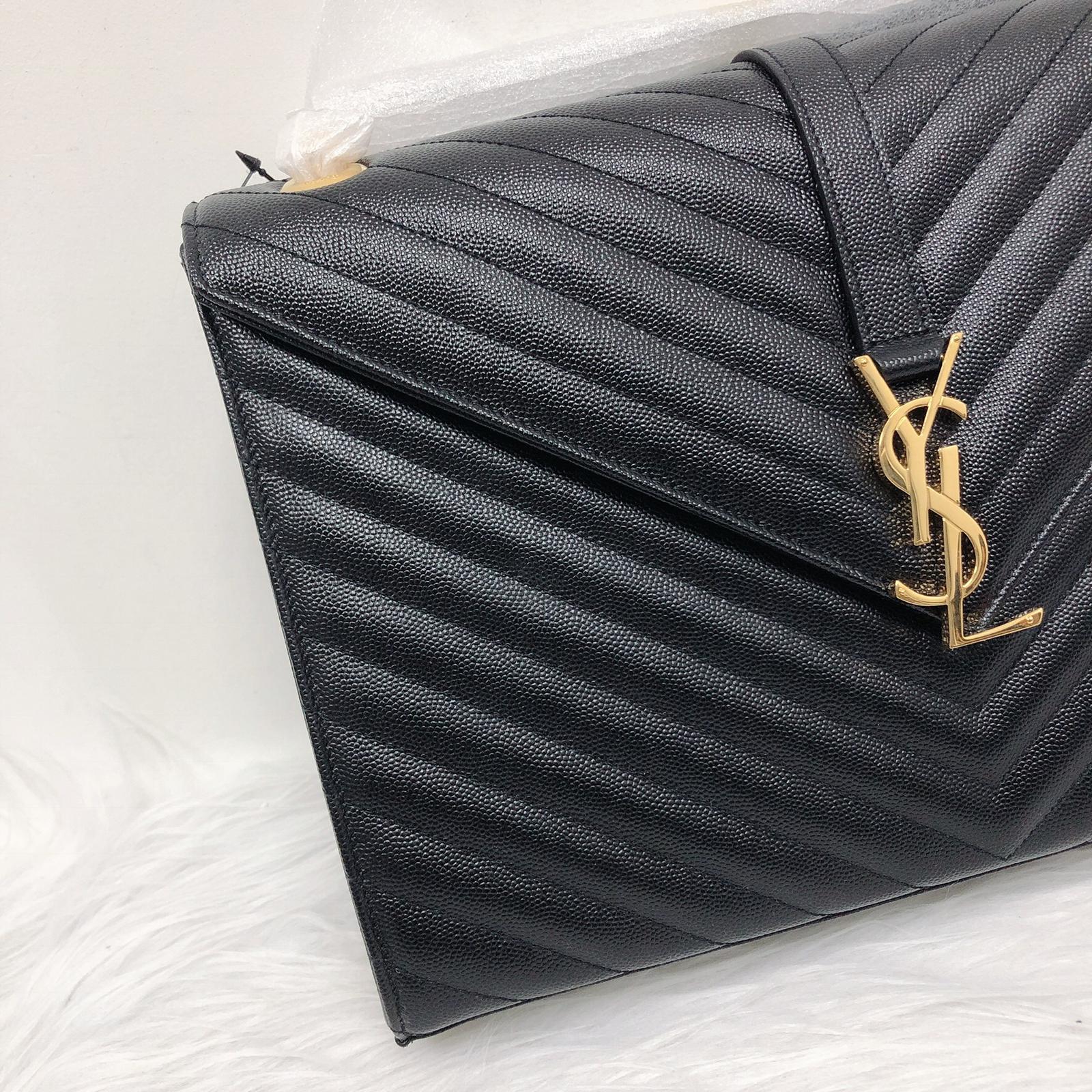 Grain de Poudre Textured Matelasse Large Envelope WOC in Black - Image 2